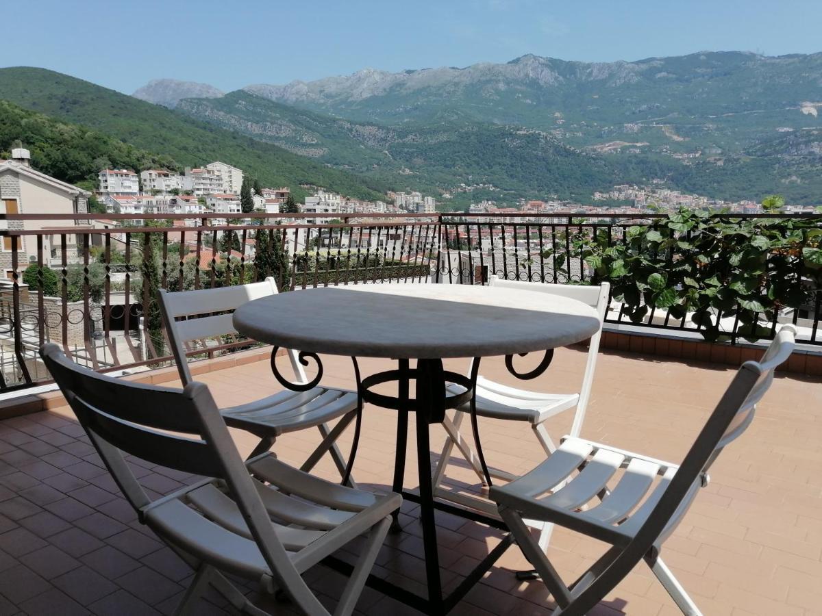 Lovely Apartment With Big Terrace In Budva Exterior foto