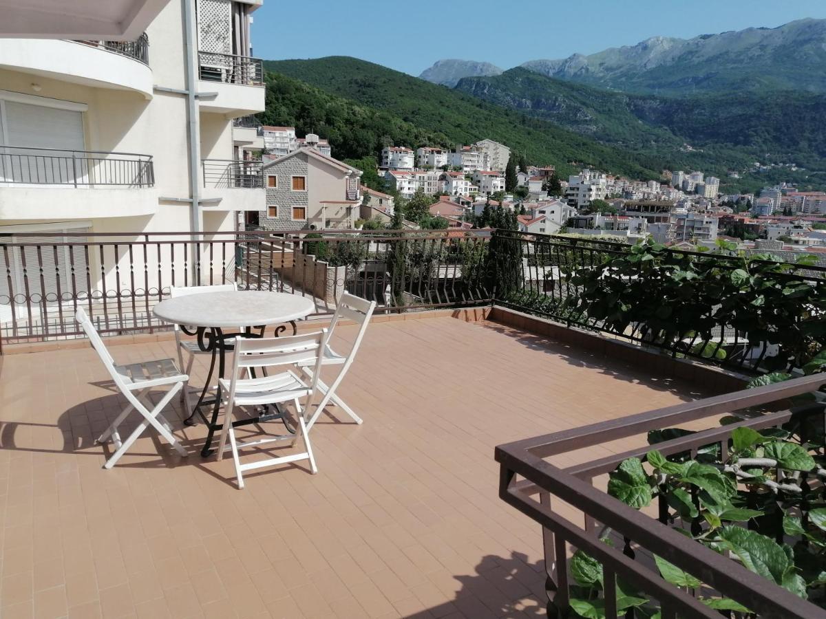 Lovely Apartment With Big Terrace In Budva Exterior foto