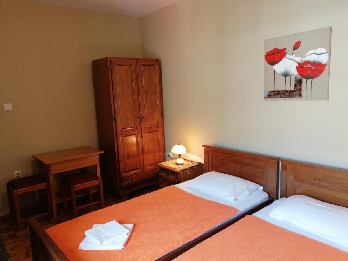 Lovely Apartment With Big Terrace In Budva Exterior foto